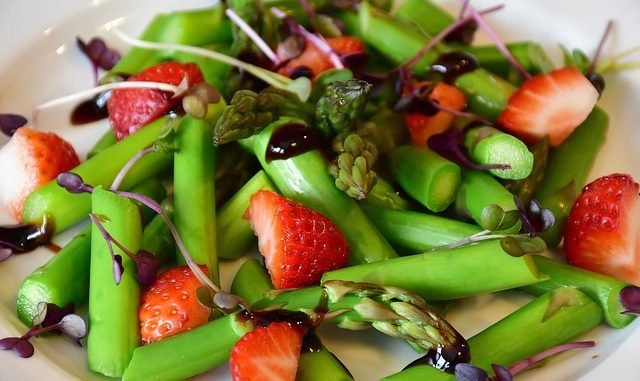 salade-fraises-et-asperges